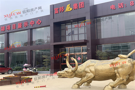 公共厕所隔断尺寸标准